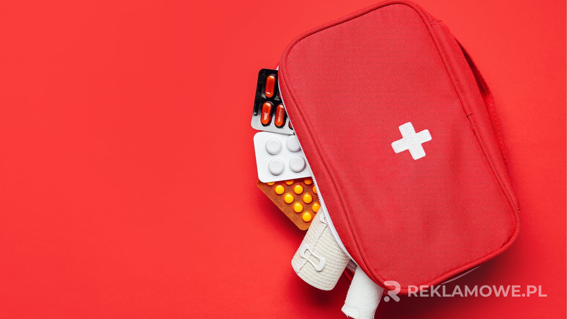 Trendy w projektowaniu apteczek reklamowych w roku 2025